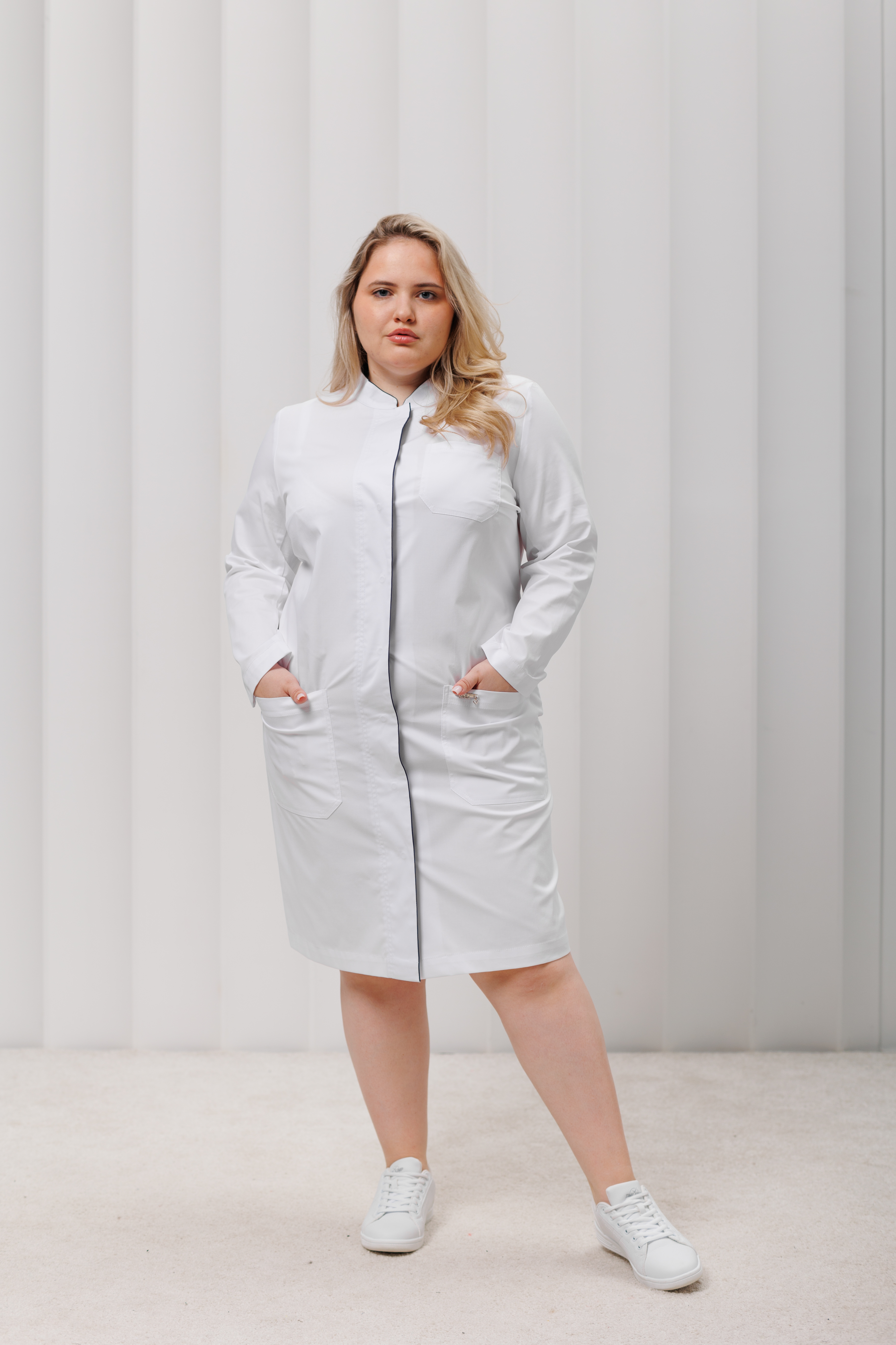 Халат медицинский женский A200Б А Экстра (Белый, синий 521), 55% хлопок, 42% полиэстер, 3% эластан