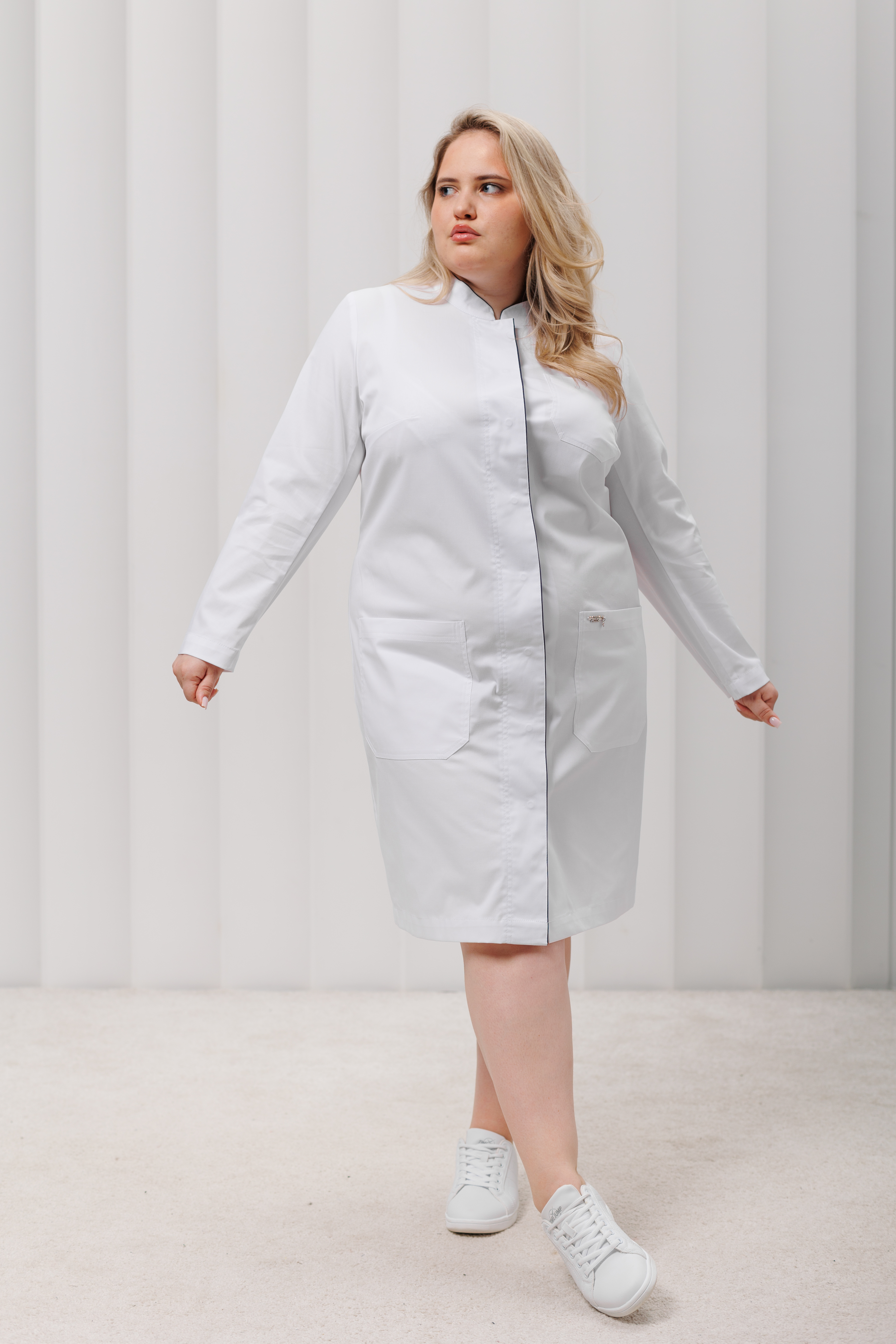 Халат медицинский женский A200Б А Экстра (Белый, синий 521), 55% хлопок, 42% полиэстер, 3% эластан