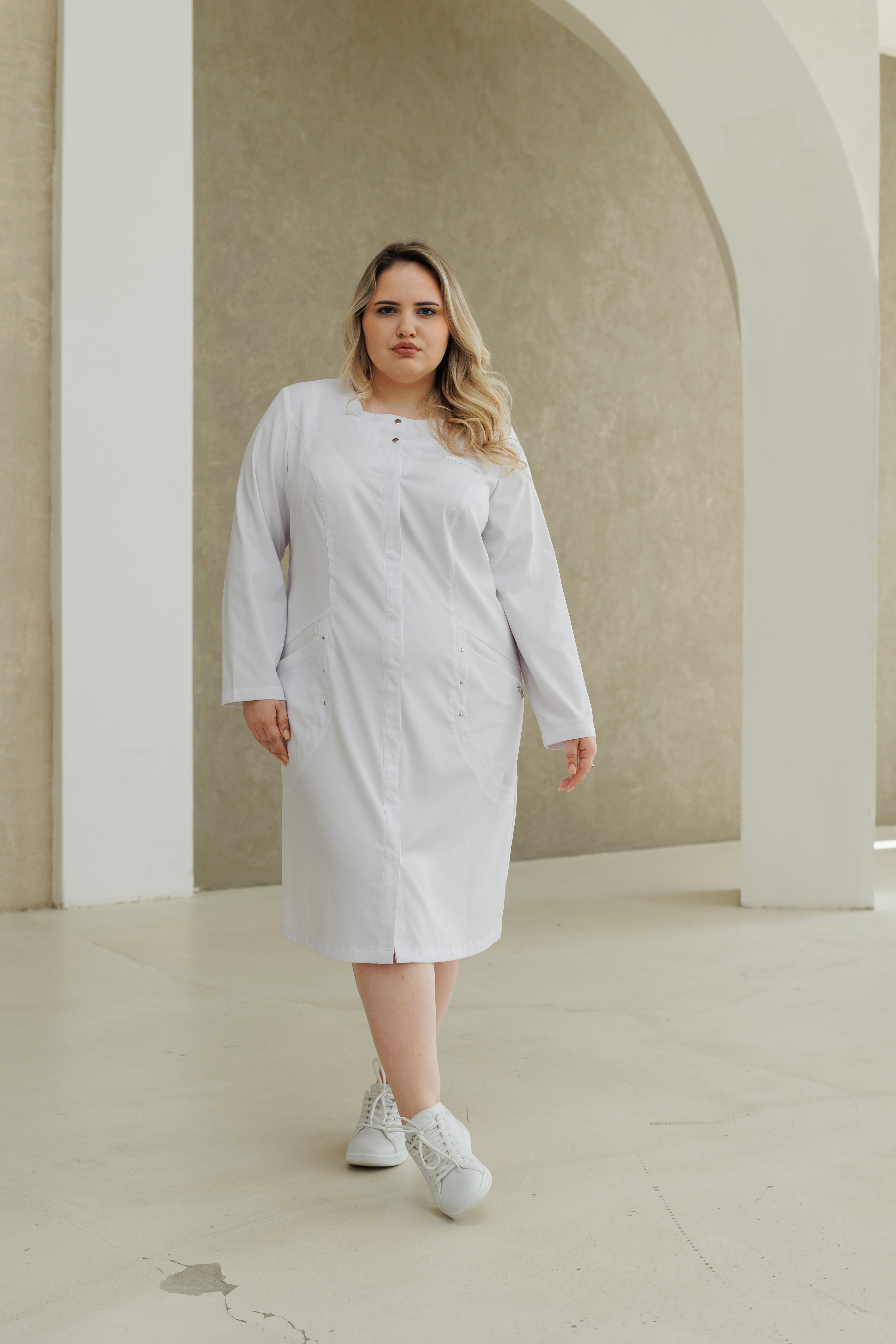 Халат медицинский женский A858Б А Тевия (Белый, Без отделки), 65% полиэстер, 32% вискоза, 3% спандекс