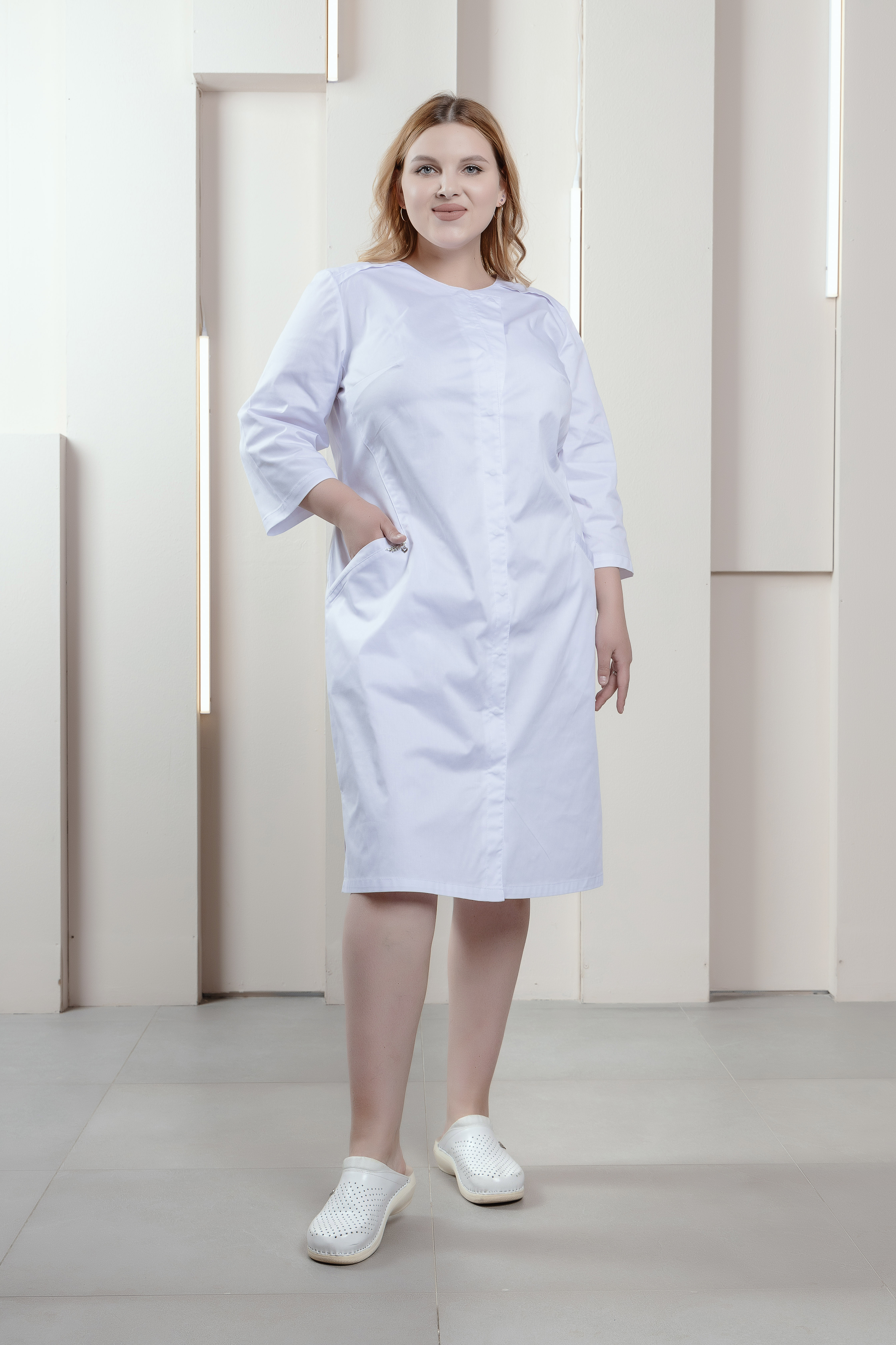 Халат медицинский женский A346Б 3/4 Экстра (Белый, Без отделки), 55% хлопок, 42% полиэстер, 3% эластан