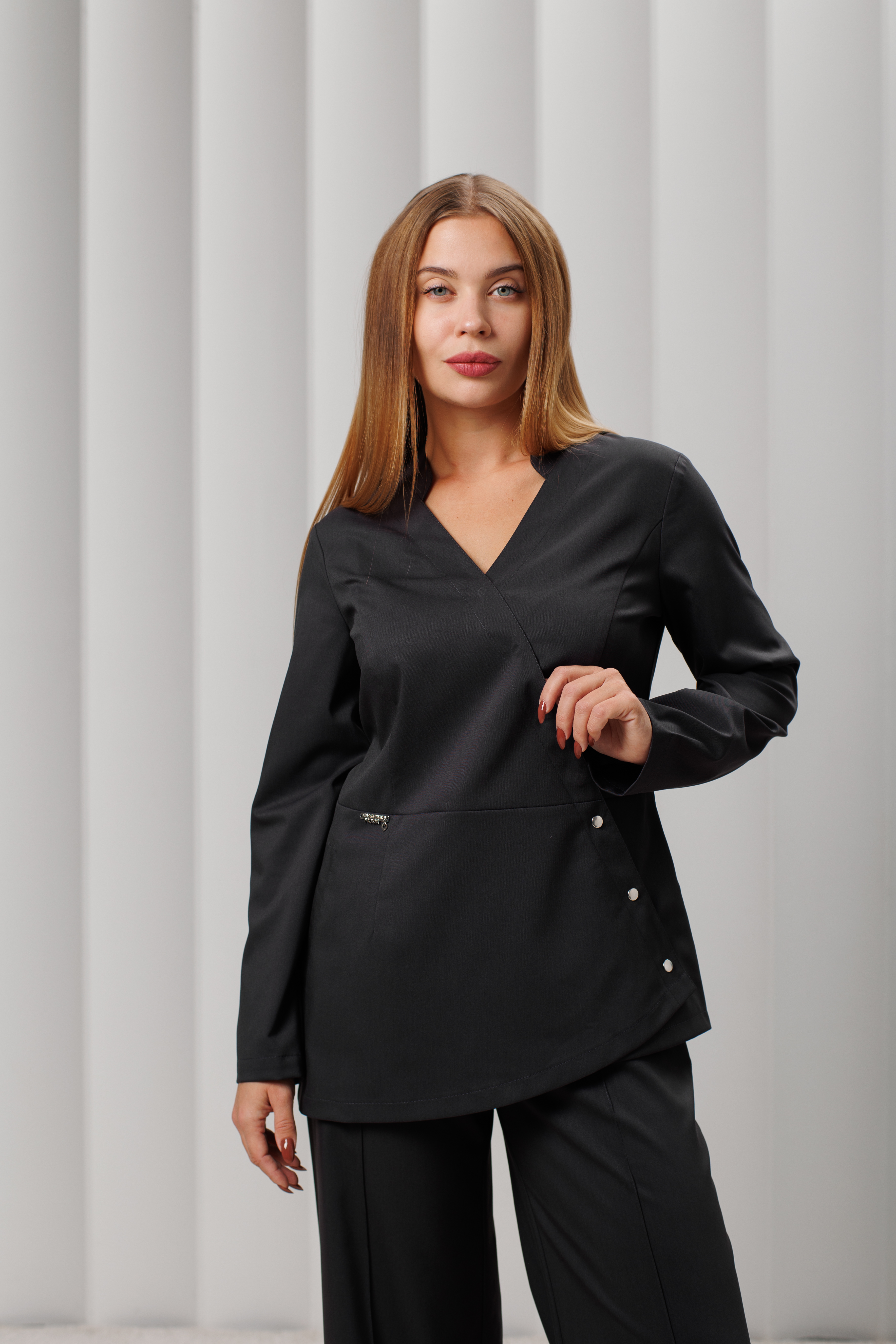 Куртка медицинская женская AP532 А Дольче (Карбон 136, Без отделки), 52% вискоза 45% п/э 3%эластан