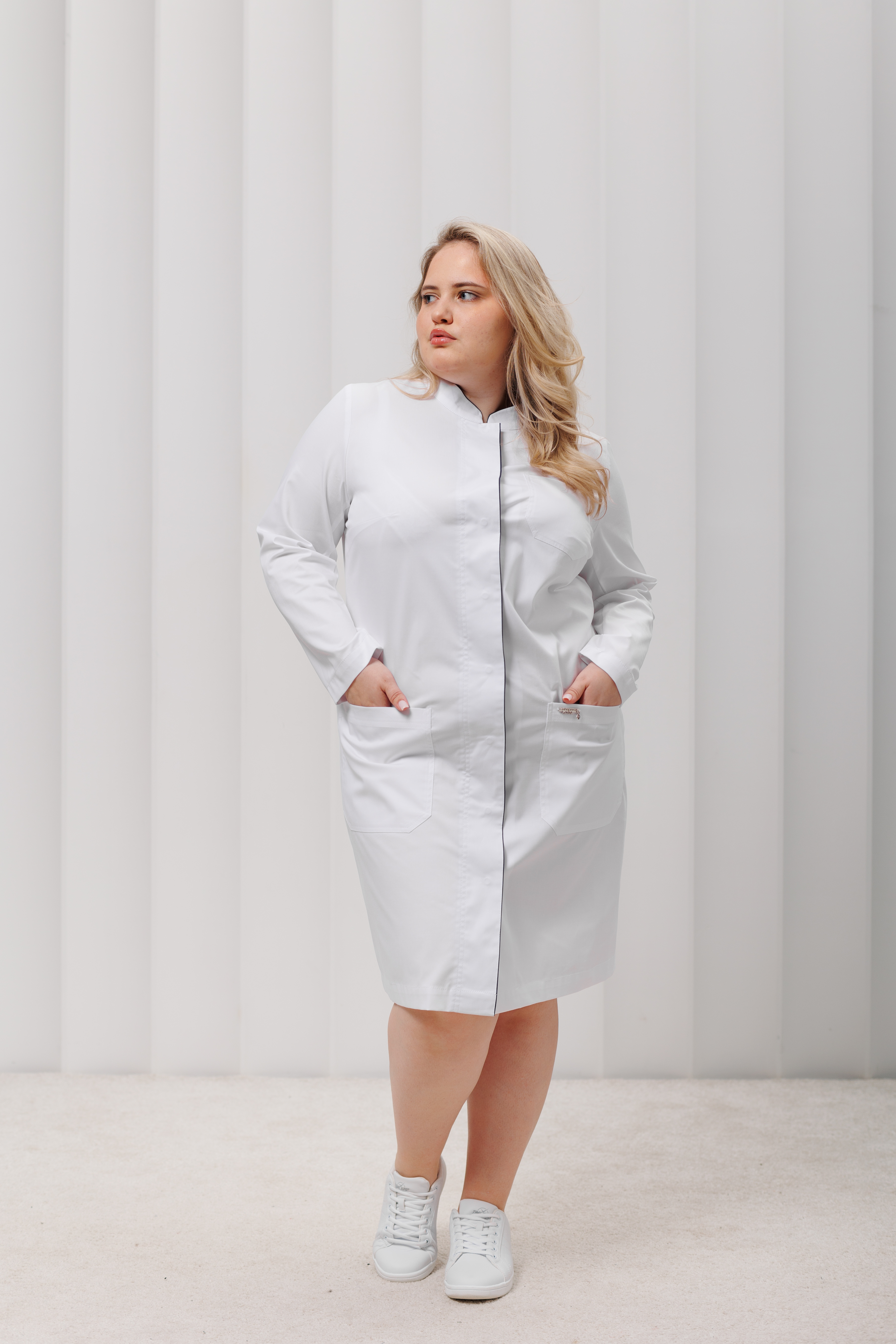 Халат медицинский женский A200Б А Экстра (Белый, синий 521), 55% хлопок, 42% полиэстер, 3% эластан