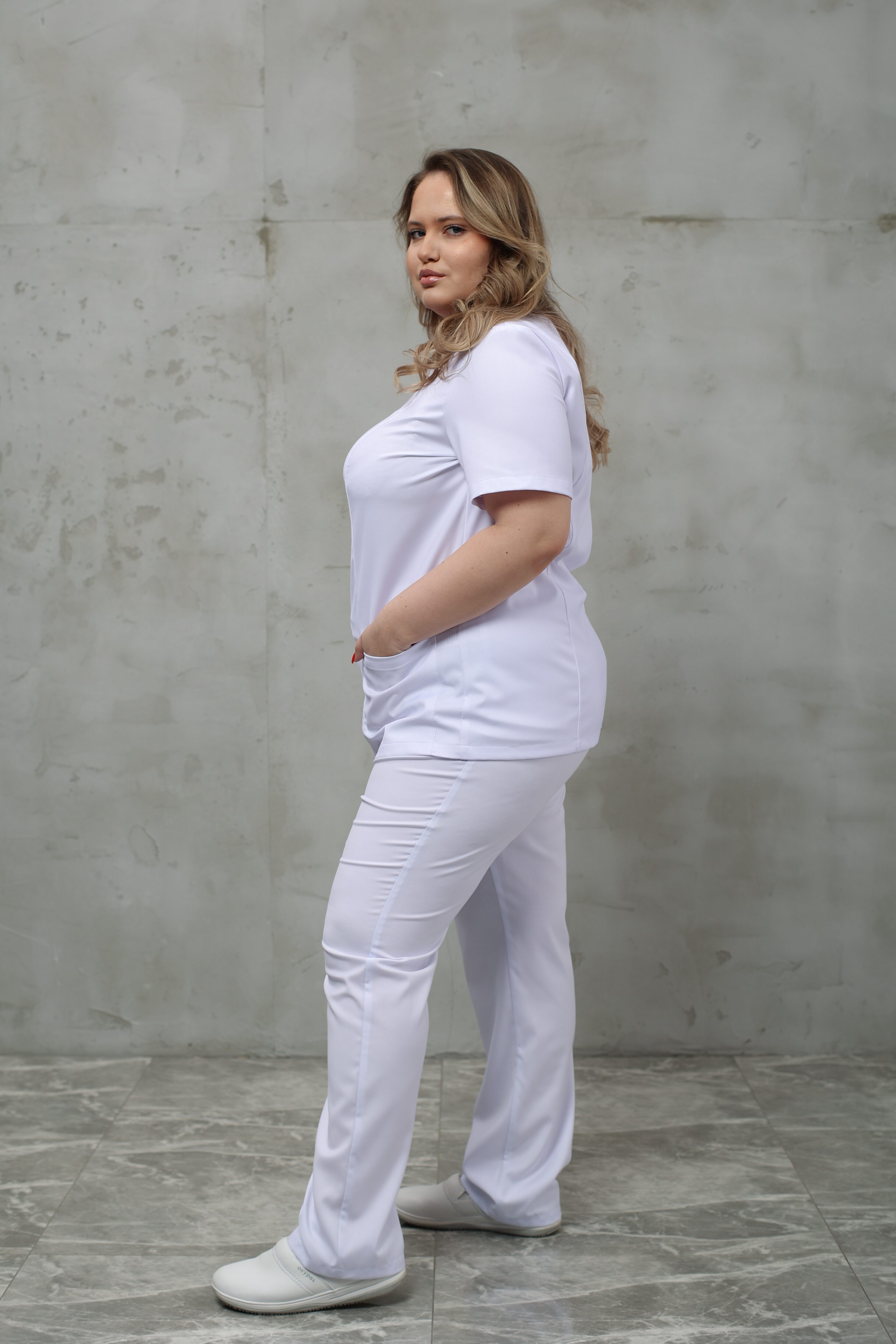 Куртка медицинская женская A135Б Тевия (Белый, Без отделки), 65% полиэстер, 32% вискоза, 3% спандекс