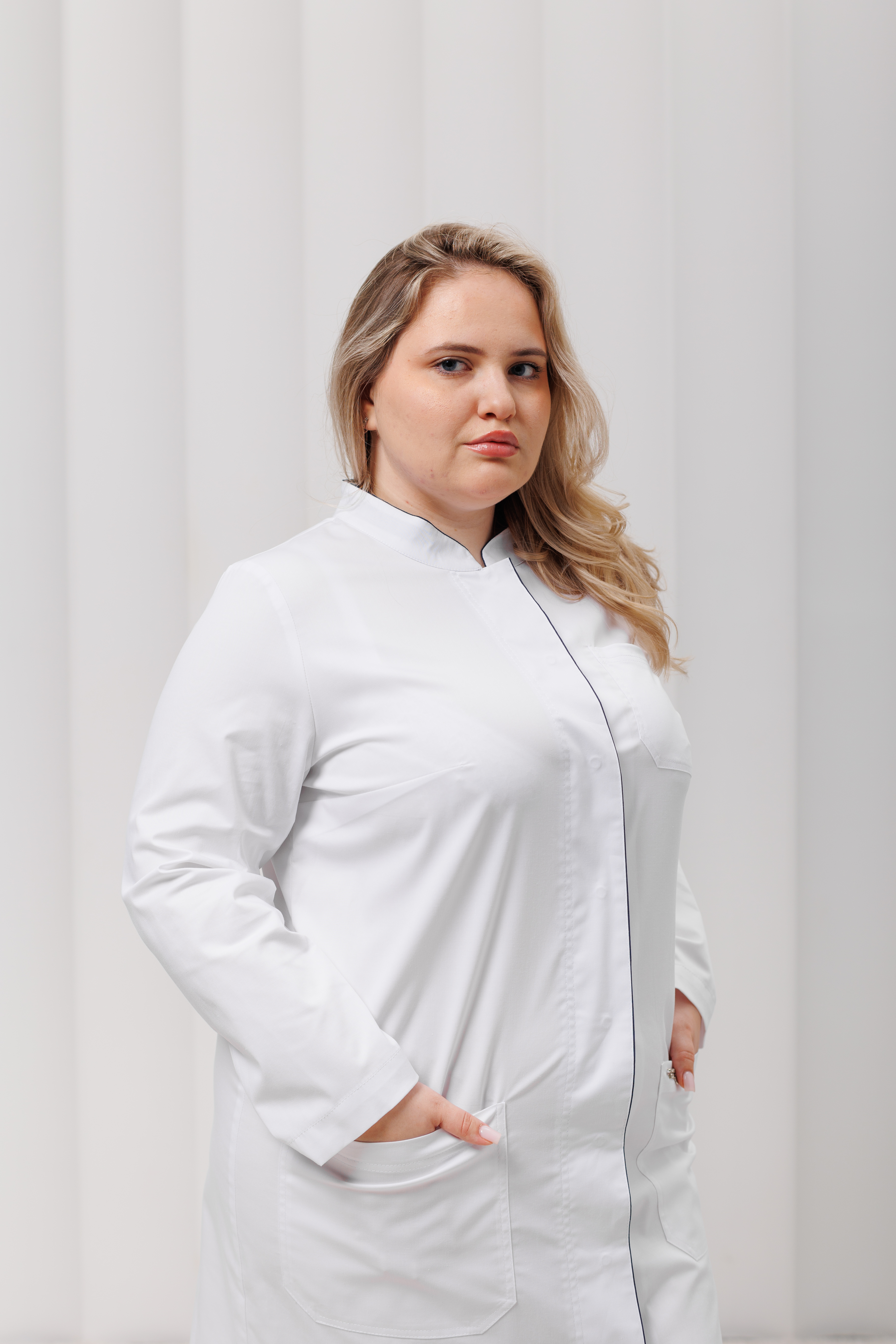 Халат медицинский женский A200Б А Экстра (Белый, синий 521), 55% хлопок, 42% полиэстер, 3% эластан