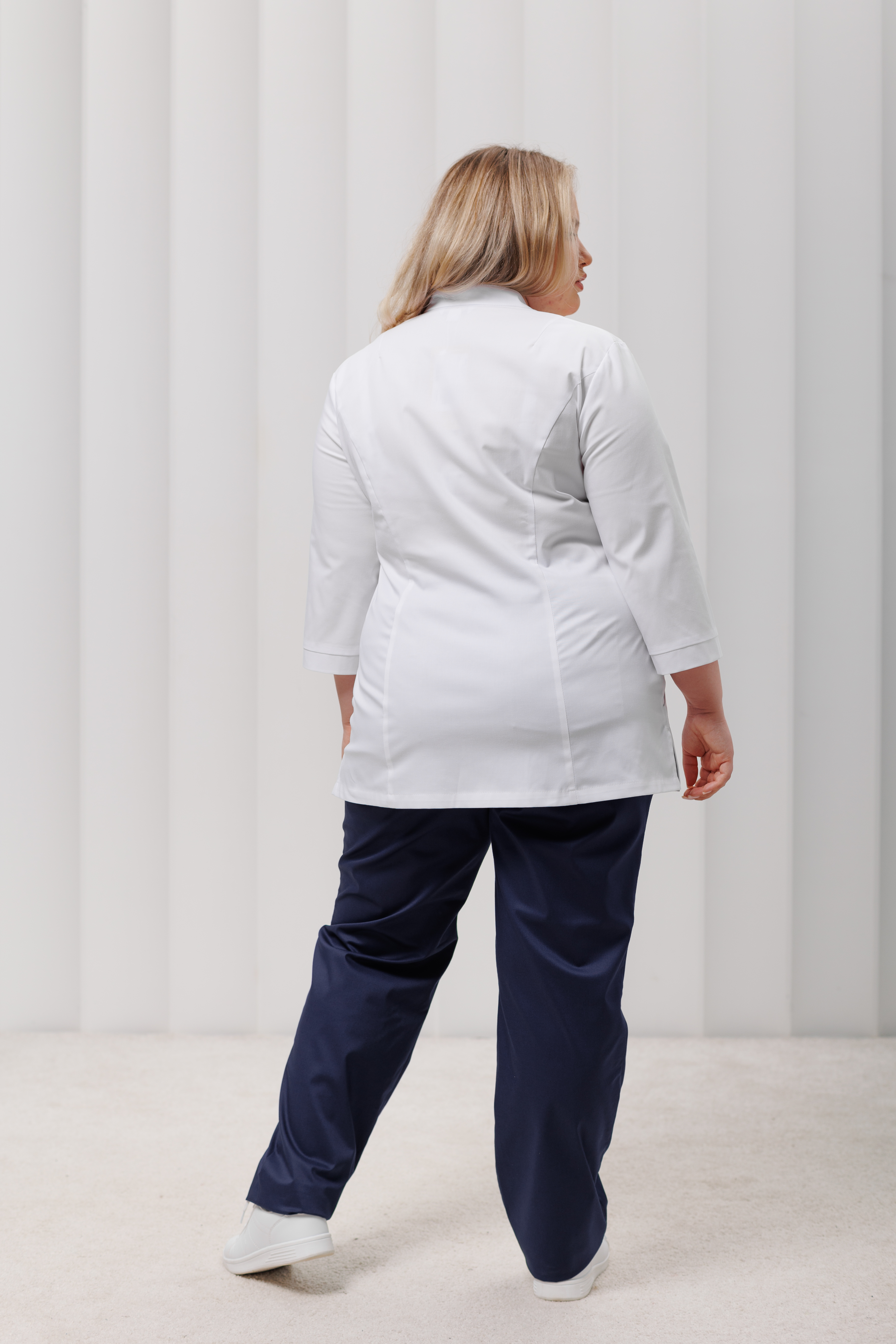 Куртка медицинская женская A905Б 3/4 Экстра (Белый, Без отделки), 55% хлопок, 42% полиэстер, 3% эластан