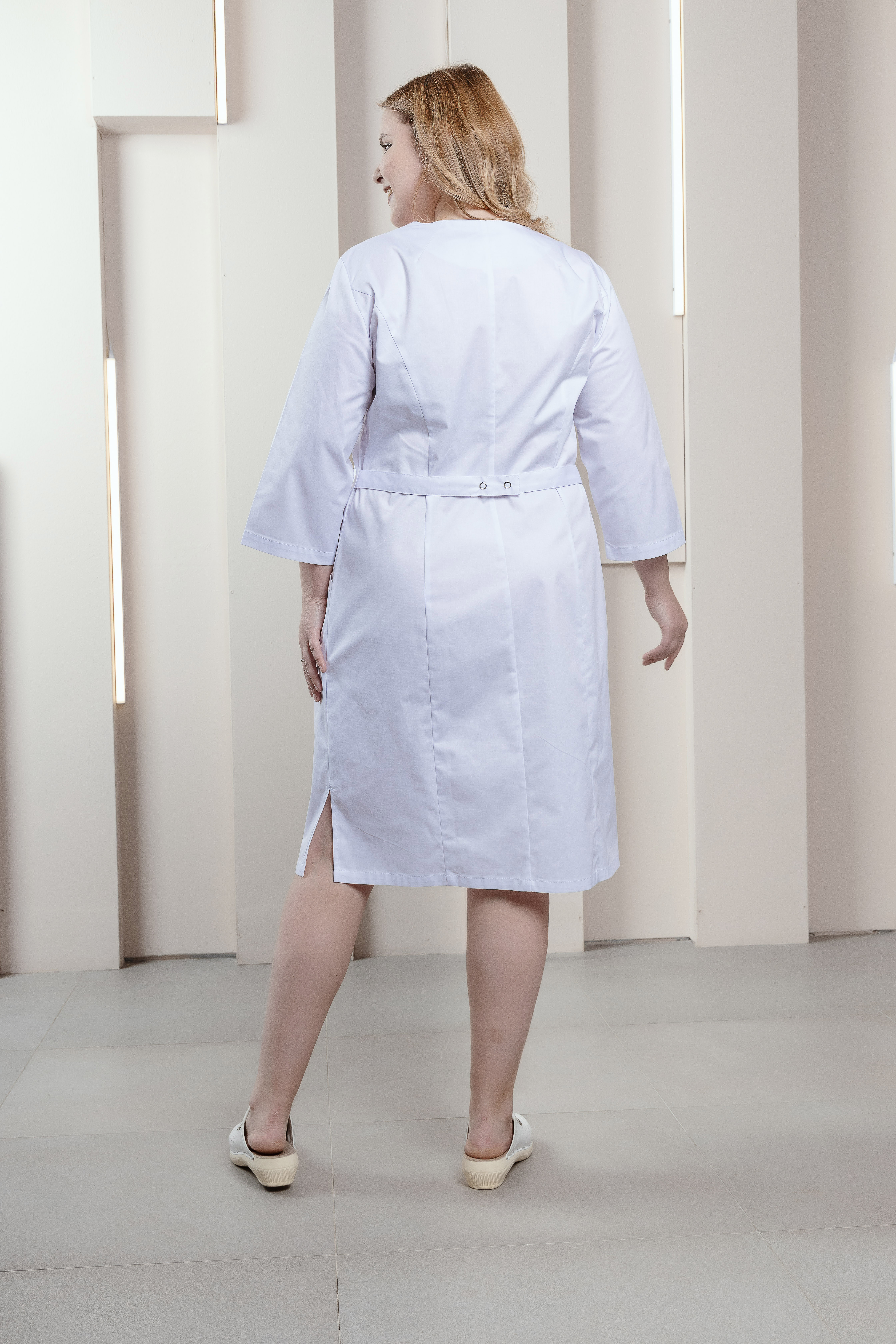 Халат медицинский женский A346Б 3/4 Экстра (Белый, Без отделки), 55% хлопок, 42% полиэстер, 3% эластан