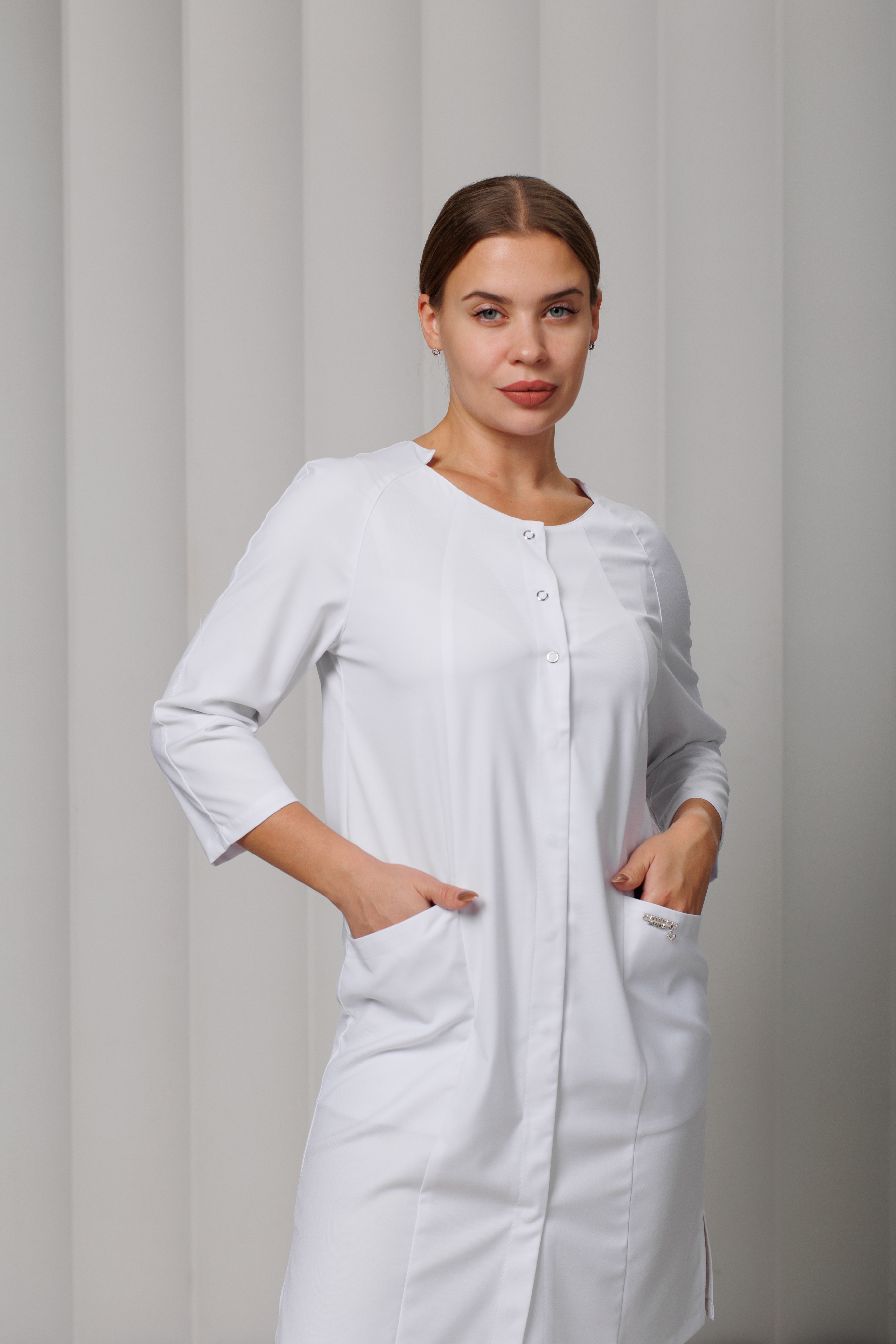 Халат медицинский женский A522 3/4 Тевия (Белый, Без отделки), 65% полиэстер, 32% вискоза, 3% спандекс